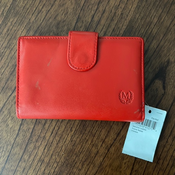 NWT Mundi Genuine Leather Frame Wallet Chelsea Fire Red - Picture 1 of 9